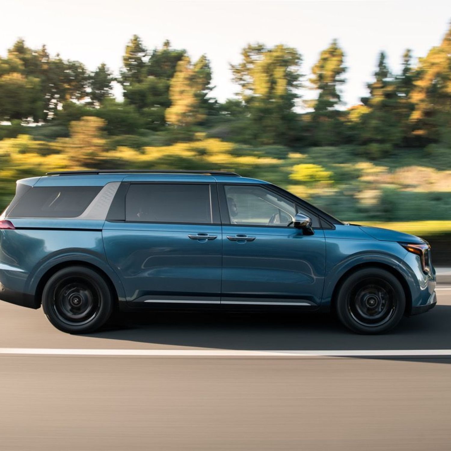 Kia Carnival exterior