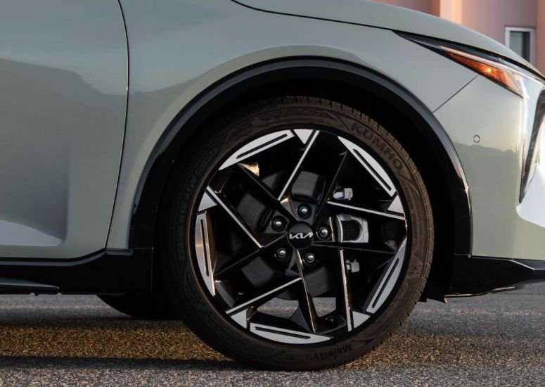 Kia K4 Exterior 